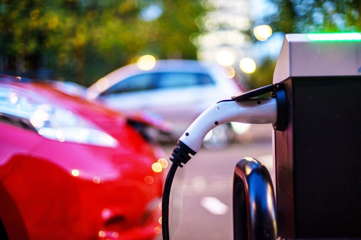 What Oxfordshire Drivers Should Check Before Financing An Electric Car